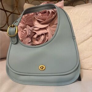 Coach Cashin Crescent Light Blue